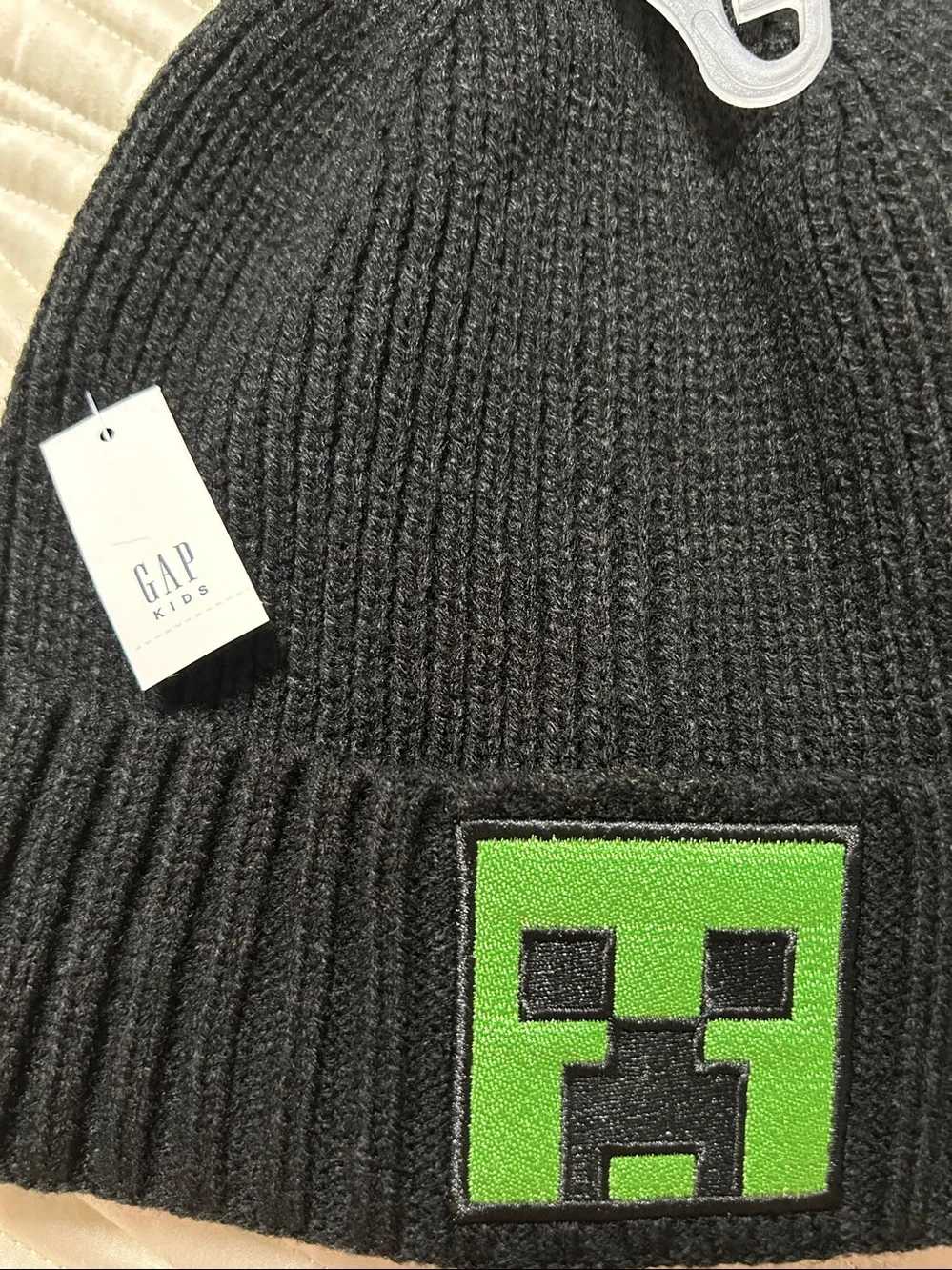 Kids Minecraft Black Pom Beanie with Green Pixel Character-Size L/XL-Winter-NEW